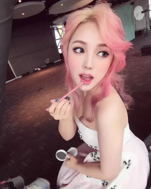 腮红不显色推荐偏白,腮红不知道怎么打