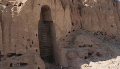 这对情侣被恐怖分子追杀，上演真人版绝命逃亡，却温暖了全世界