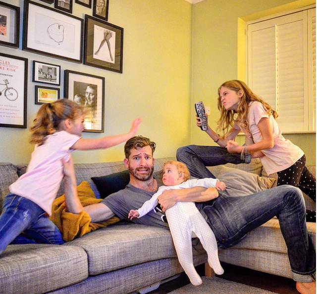 一个娃就够呛了，家有四个小公主怎么办？