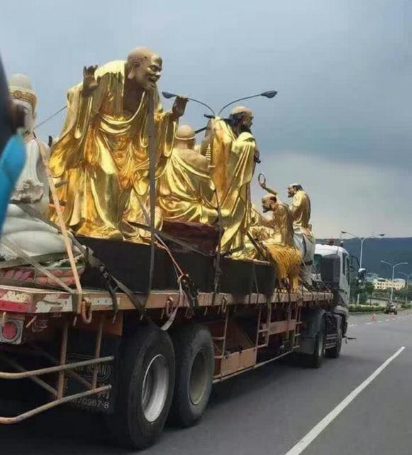 冬天的靴子不好穿有妙招吗,女孩子靴子穿不住怎么办