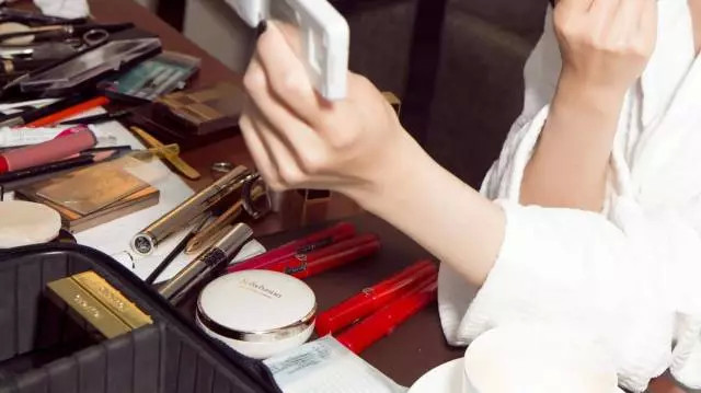 深扒美妆大大们最爱的8款散粉,大幂幂代言的护肤品