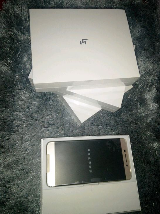 乐视重新上架手机,乐视第二代手机新品发布