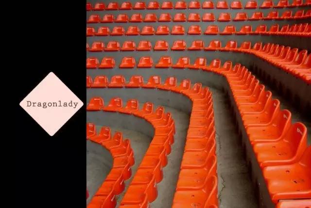 和大象拔河比赛,大象跟大象拔河