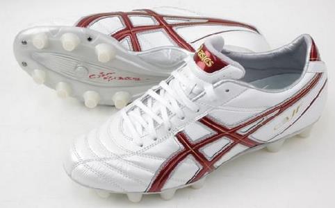 实战足球鞋穿什么钉,卡尔美速度型足球鞋实战