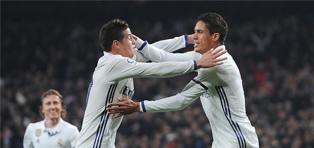 皇马最新阵容以及替补,皇马半场3球落后