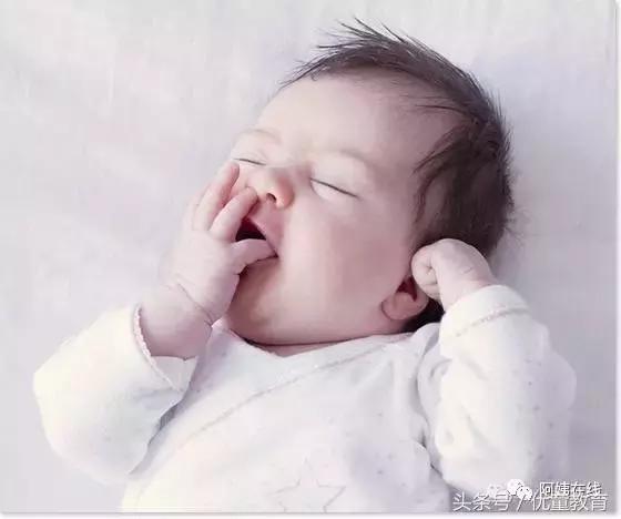 有一种崩溃的累叫宝宝日夜颠倒！想要一觉到天亮，赶紧来看！