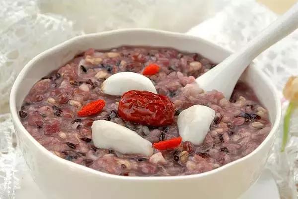 腊八节各寺院施腊八粥送温暖,腊八粥寺庙