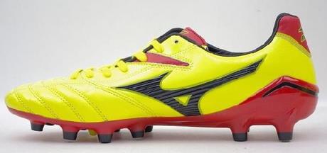 女生后卫足球鞋推荐实战,足球鞋应该怎么选最合适