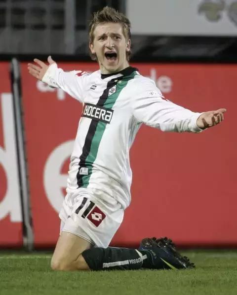 他曾被誉为“德国梅西”，却在7年间已换了8支球队