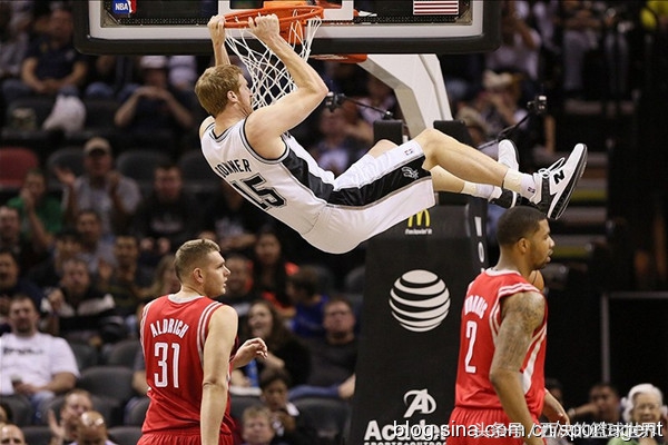 巅峰弹跳几个火柴盒马刺队魂凭什么成为波波维奇最看重爱徒?