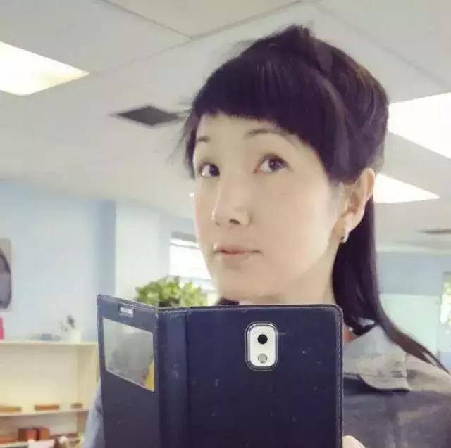 没钱装逼，她用假包换了100万......