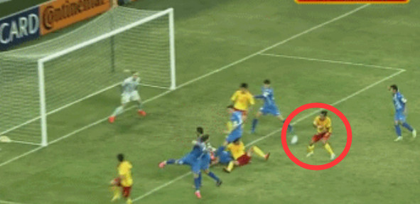 这两张图足以让国足球迷心碎，这就是我们的国家队！