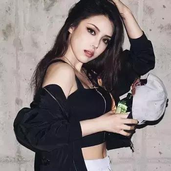 眼周有细纹用什么眼霜好用,护理眼周先用眼精华还是先用眼霜