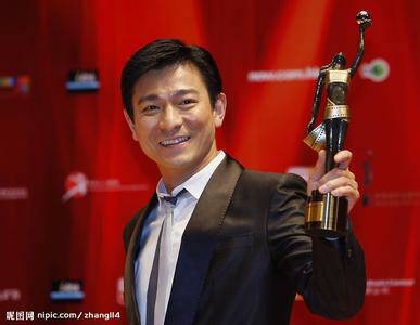 刘德华为什么不倒嗓,刘德华为什么不唱歌了