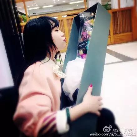 她们的情人节，虐狗指数绝对不逊于昆凌