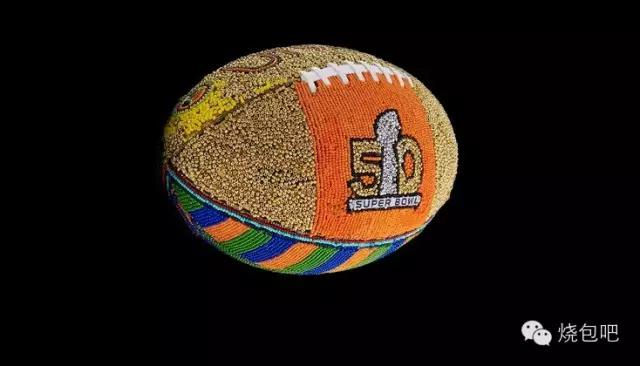 唯物|情人节倒计时,去看50个潮牌出的超级碗纪念球,独一无二