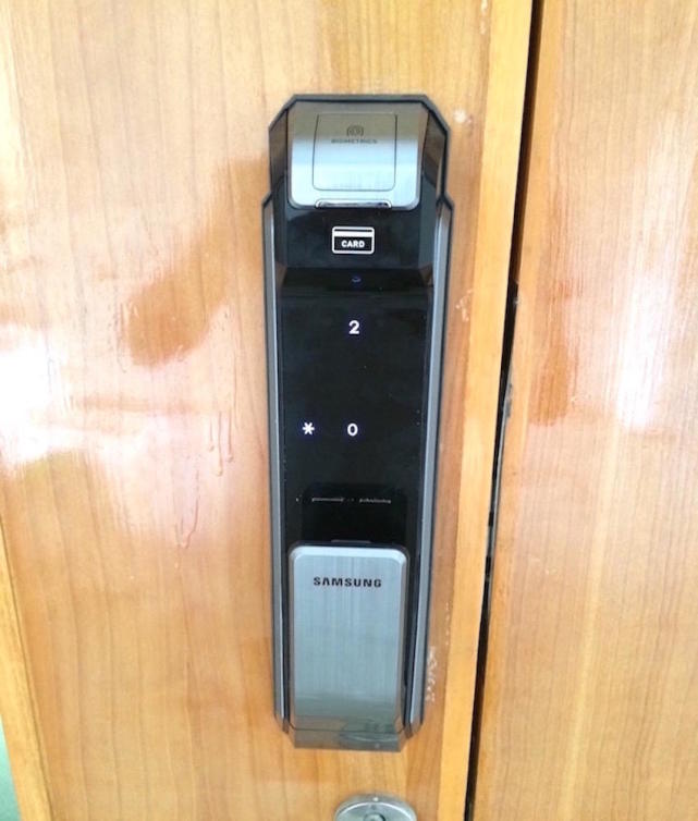 智能门锁不用密码钥匙都能开,家里老门如何选智能门锁