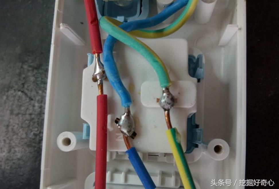 欧普吸顶灯9.9元,欧普9孔插座价格正品