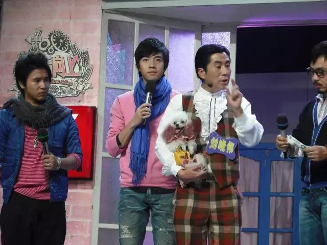 烧伤事件双方粉丝互撕六年，他们承受无尽痛苦，却总是被揭旧伤疤