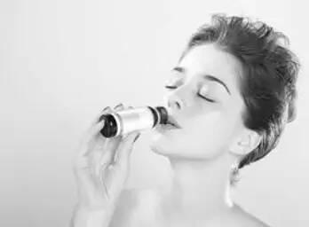 做完超声刀可以吃硬东西吗,超声刀做完必须用医用面膜吗