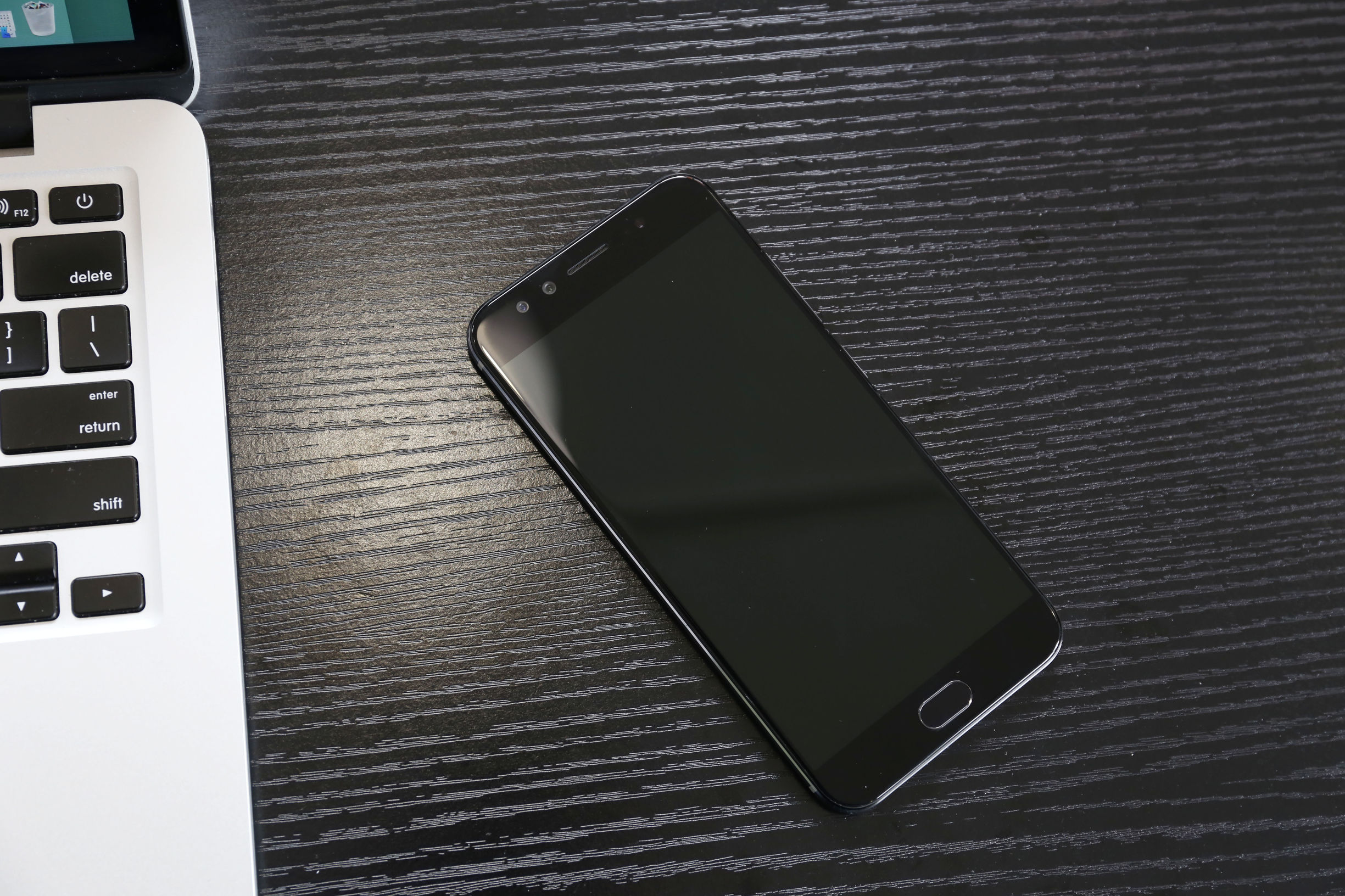 vivox9plus星空灰和黑色哪个好,vivox9星空灰跟金色尺寸一样