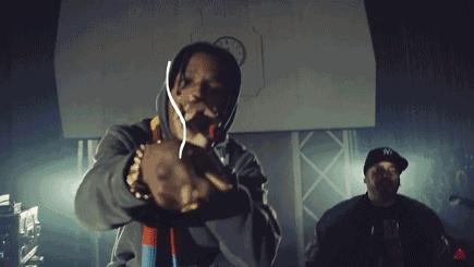 买不起太贵的潮牌,最难买的supreme