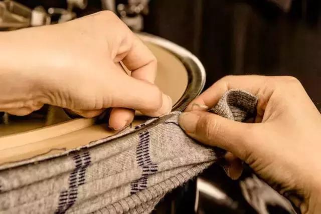 花五万块钱买一个包,花5万买一个包包会贬值嘛