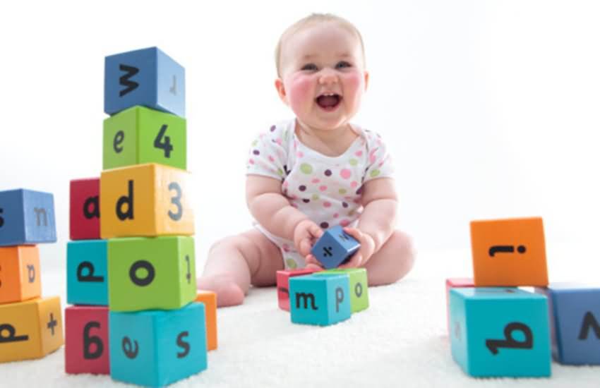 家长如何应对左撇子，注意这四点养出一个聪明宝宝