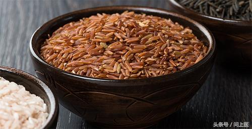 胆固醇高少吃食物能降低吗,吃什么药能降低低密度胆固醇