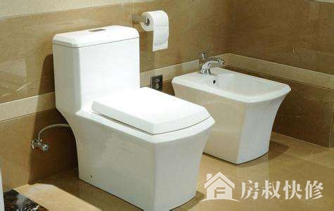 马桶堵了怎么办教你一招轻松搞定,马桶严重堵了怎么办最简单方法