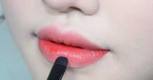 美妆博主在韩国美容手法全程教程,看美妆博主视频怎么才能学会