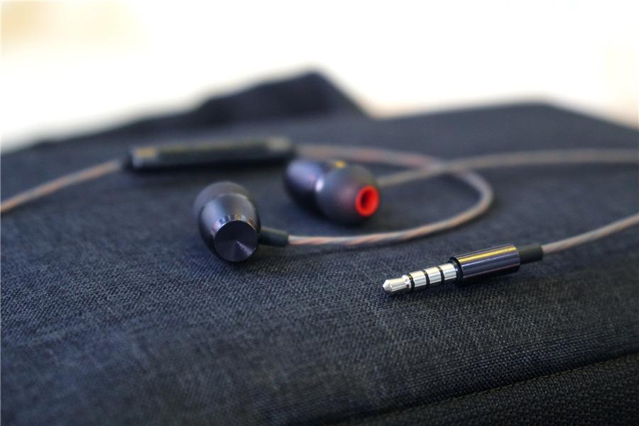 bose价格两千左右的头戴式耳机,bose降噪耳机大鲨鱼2代和airpodspro