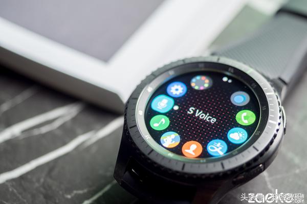 三星手表gears3现在还值得买不,三星手表gears3经典版开箱