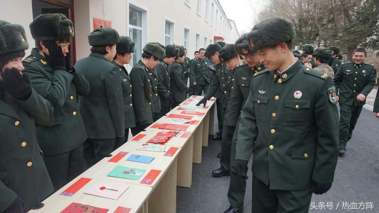 军人节日贺卡制作过程,边防官兵贺卡制作过程