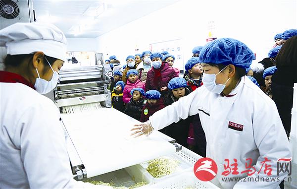 天中晚报小记者开学季,上蔡县天中晚报小记者