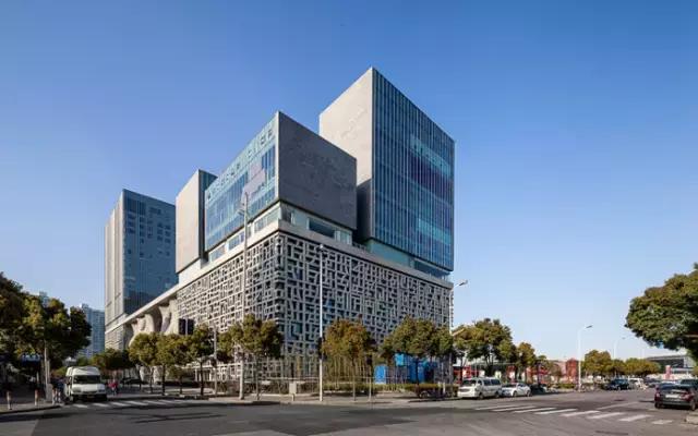 上海有哪些难停的停车场,上海地区商场免费停车指南