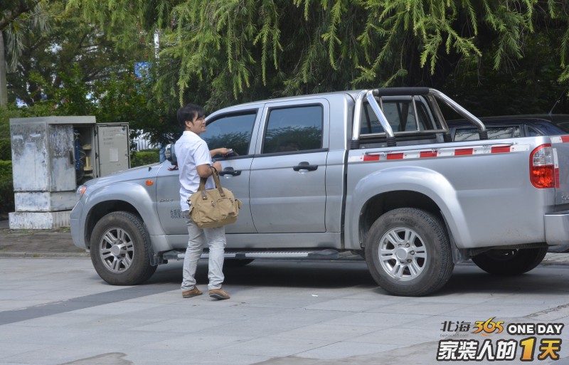 他拒绝业主抛出高薪去美国做工程监理的邀约，而是选择回北海