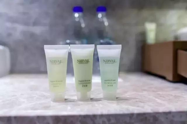 温泉酒店一定要有天然温泉吗,冬日里泡温泉