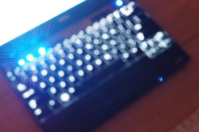 笔记本无背光键盘换背光键盘,笔记本普通键盘换背光键盘