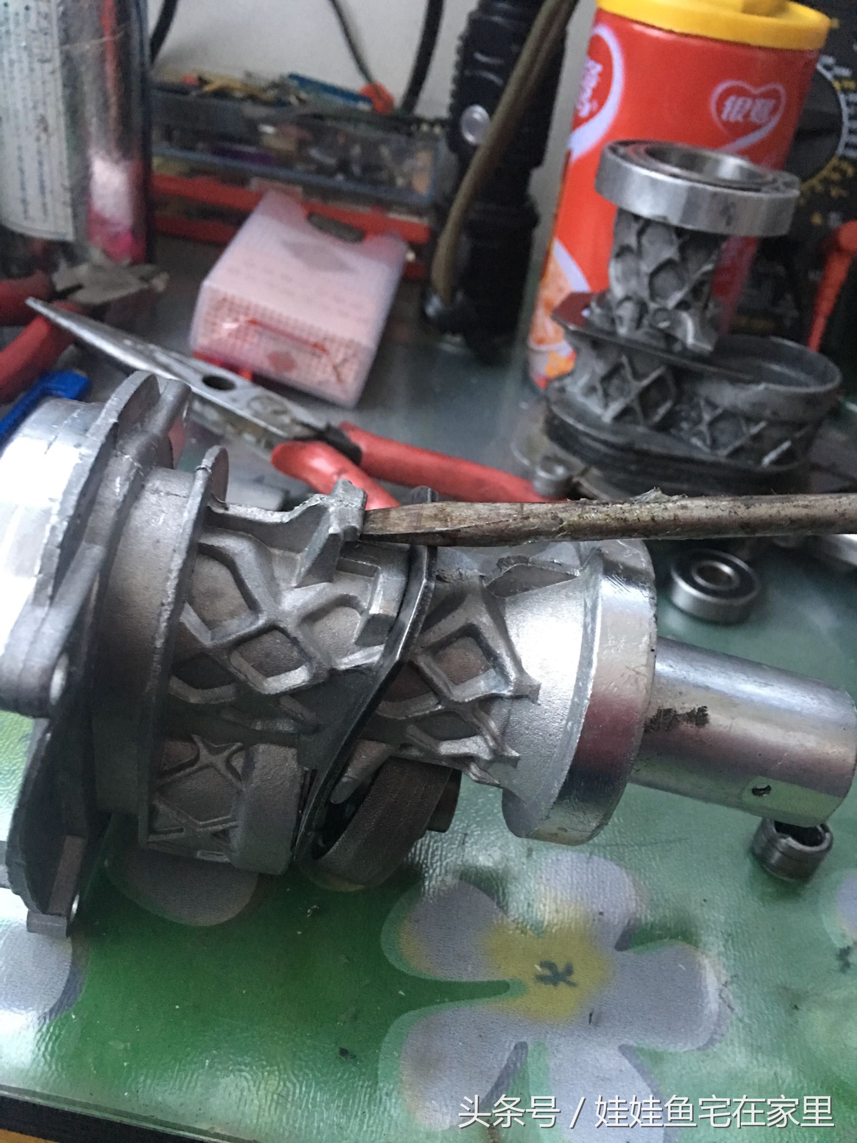 18v博世电锤锂电池组装视频,博世电锤机头维修