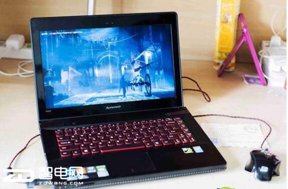 极品飞车18宿敌电脑配置,电脑版极品飞车18操作指南