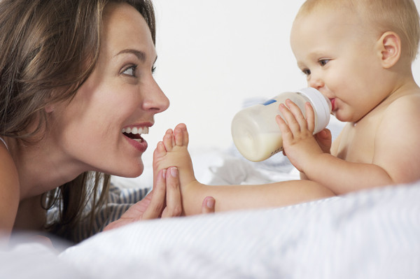 新手妈妈不懂选奶瓶？看《婴儿奶瓶选购技巧大全》