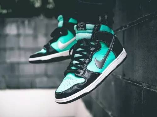 买不起太贵的潮牌,最难买的supreme