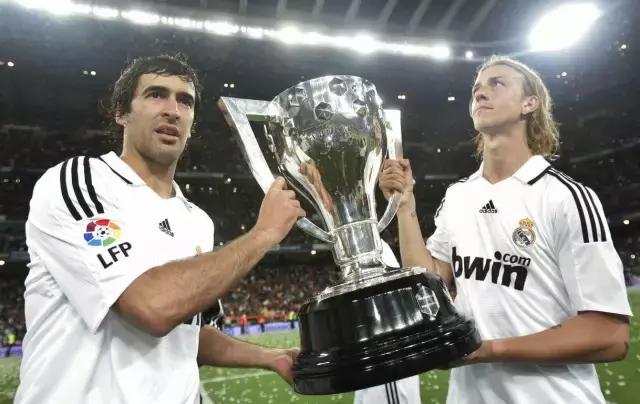 劳尔重回伯纳乌斗牛士,伯纳乌王子劳尔完整版