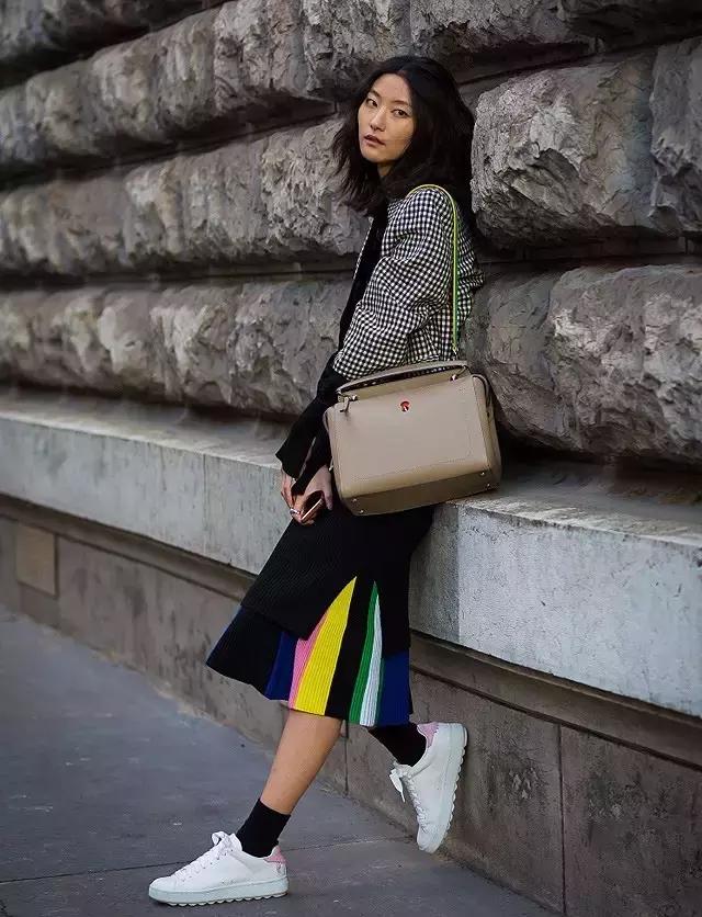 angelababy杨幂黑白礼服,杨幂杨颖穿的条纹荷叶裙