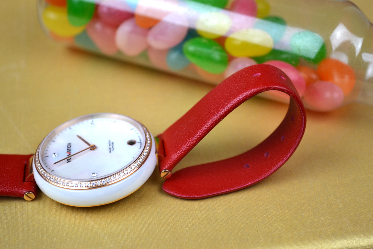 有水晶有钻石,能测UV会自拍,续航8个月,为妹子而生的智能表