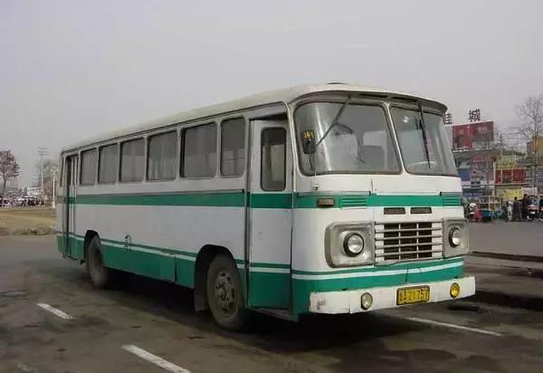 盘点中国经典客车,80年代国产中型客车
