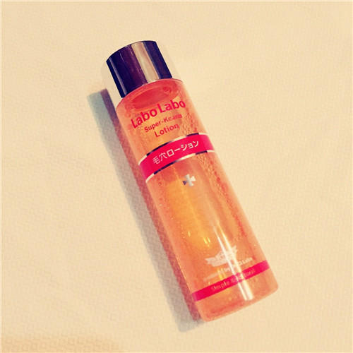 用水养肤好还是用油好,什么水比较养肤