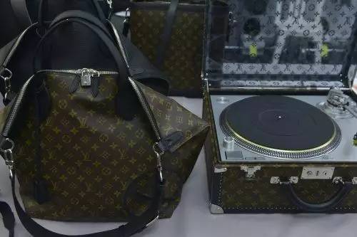 supremelv联名所有单品,lvxsupreme