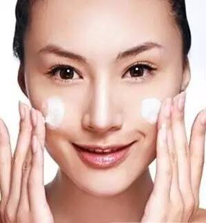 皮肤补水怎么都不够,要怎么补水才是正确的呢
